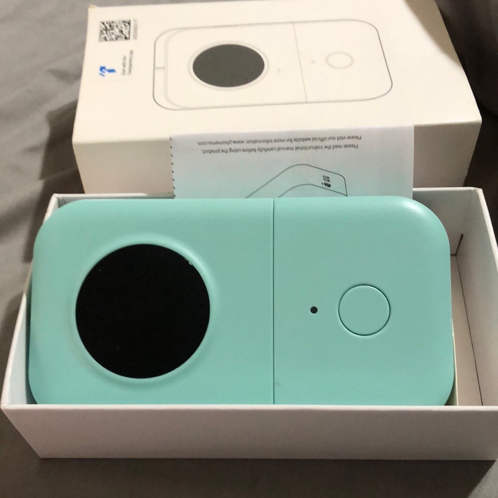 - Phomemo D30 machine. No labels